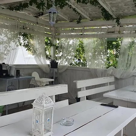 Gazde/Camere de închiriat Family Room Costineşti